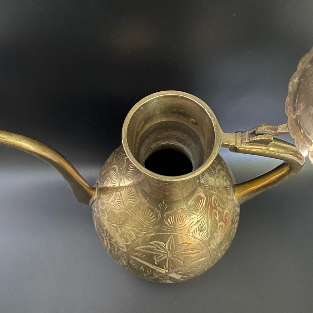 Beautiful Antique Large Saudi Arabia, Arabic Solid Brass Coffee Pot, Dallah