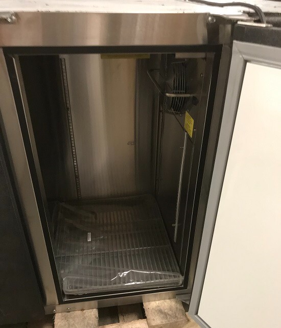 Glastender 92" Refrigerated Back Bar Cabient C1FB92-R 4- Section, Solid Door
