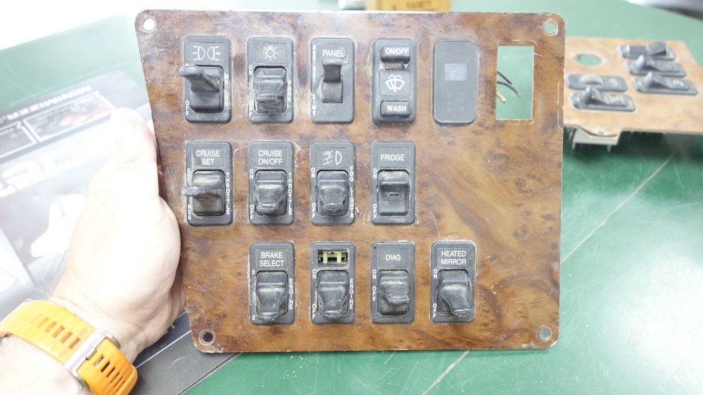 International 9400 SWITCH Dash Panel - Used