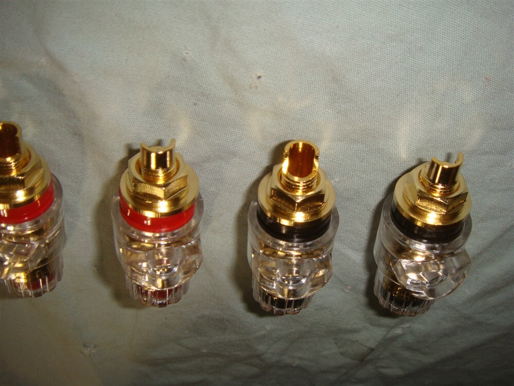 4 QTY WBT 0735R/B TOPLINE FULLY INSULATED AUDIOPHILE BINDING POSTS RED/BLACK