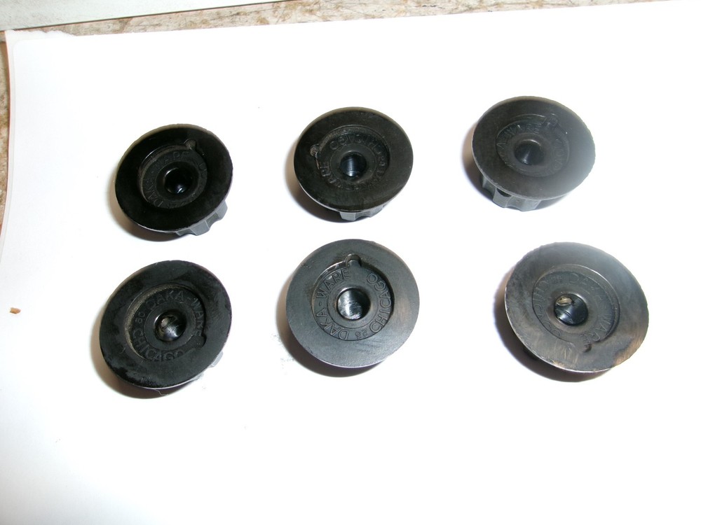 6 VINTAGE DAKAWARE BLACK CONTROL KNOBS