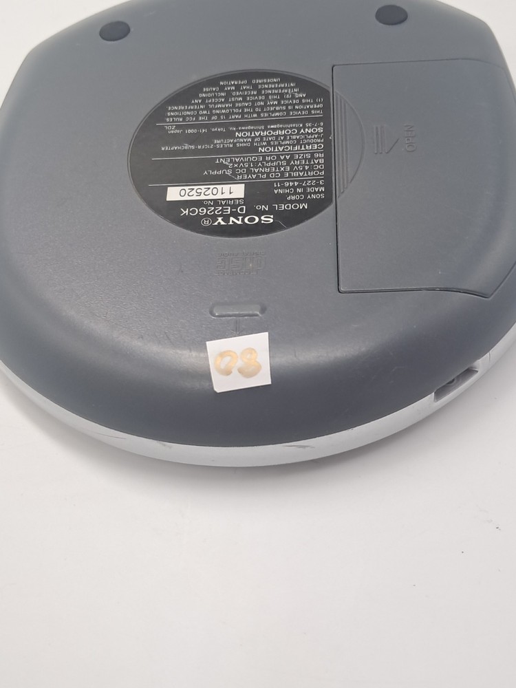 Sony Walkman D-E226CK Portable CD Player Car Ready ESP MAX Anti-Skip Silver