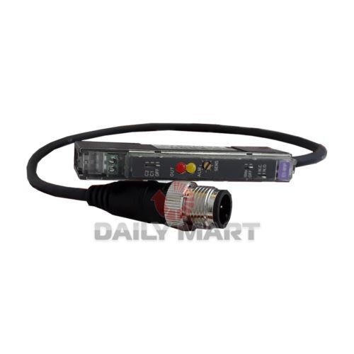 New In Box KEYENCE ES-M1P Proximity Sensor