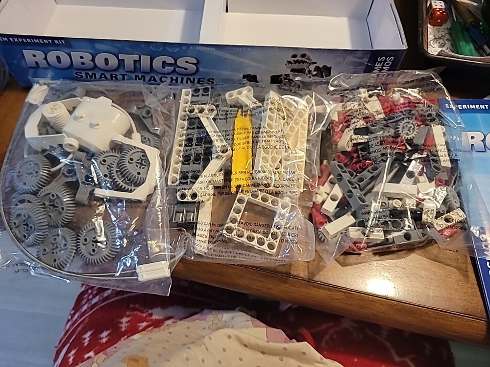 Thames & Kosmos - Robotics Smart Machines Engineering Kit - Model 620375
