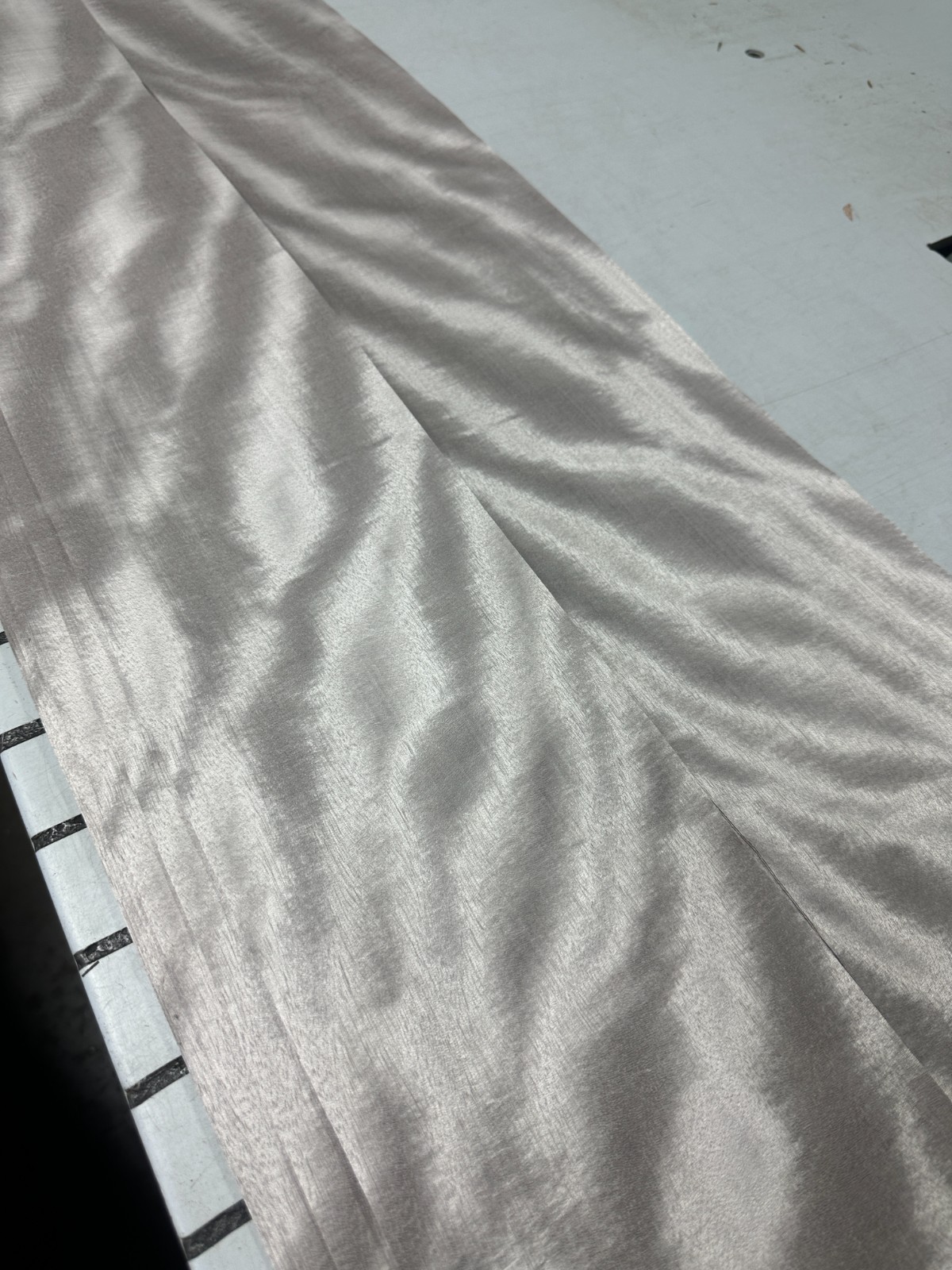 Silver Figured Anigre Raw Wood Veneer 2 sheets 82'' x 7'' 110M