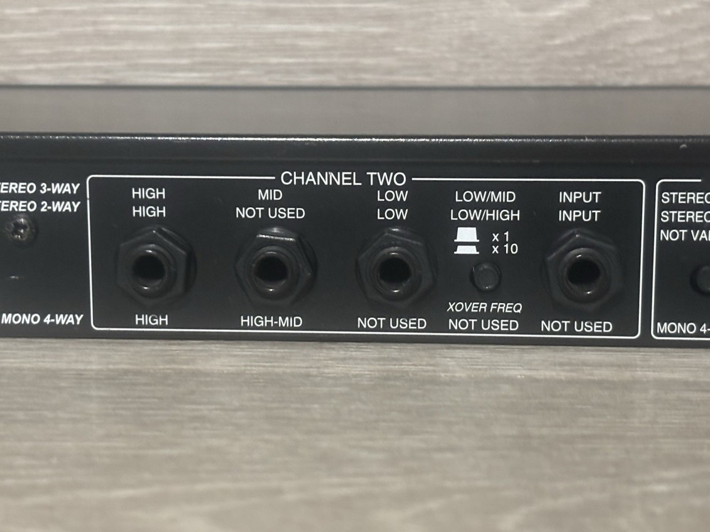 DBX Professional Prodcuts 234 2/3/4-Way Crossover - TESTED & WORKING