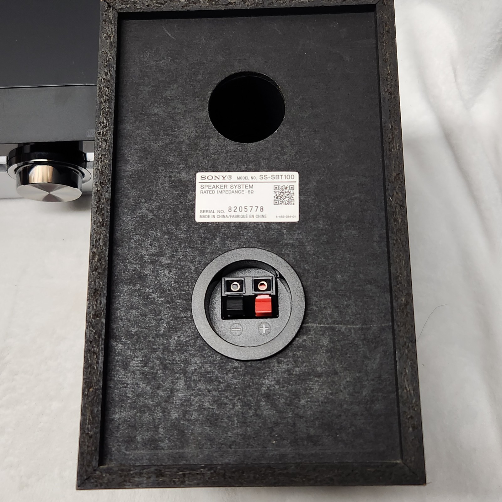 Sony CMT-SBT100 Stereo Sound System With Speakers CD/Radio/Bluetooth Works Great