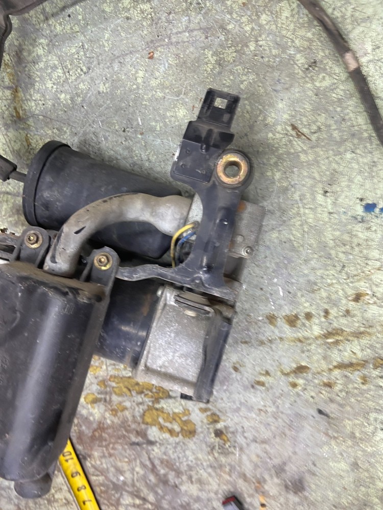 03-06 EXPEDITION SUSPENSION LEVELING PUMP