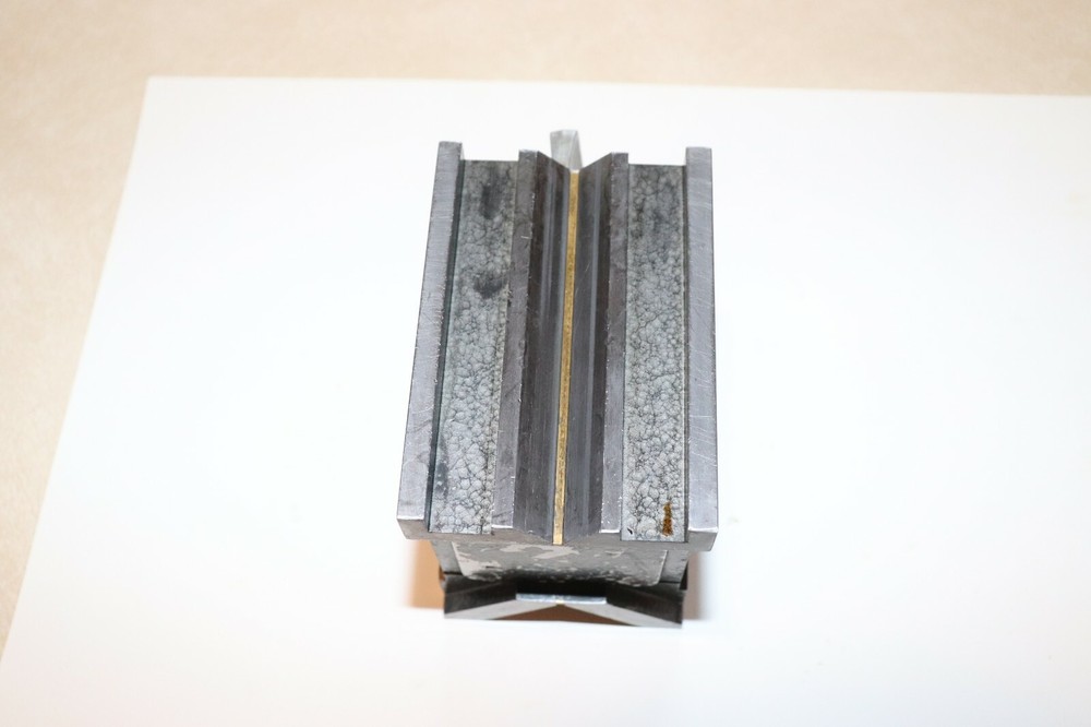 Eclipse Dual-Vee Magnetic V-Block. # E934. Condition used.