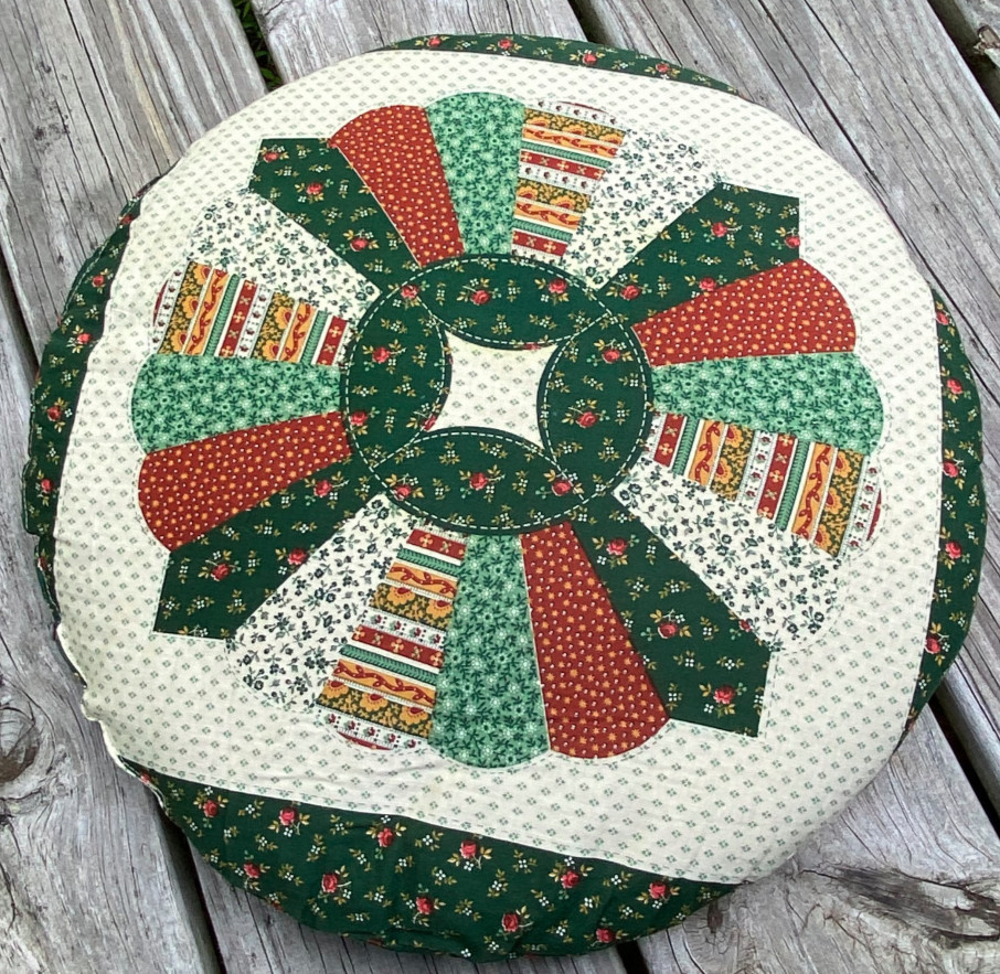 Vintage Handmade Dresden Plate Quilt Pattern Pillow Boho Cottage 70s Patchwork