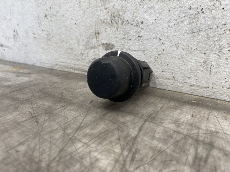2022 Peterbilt 579 Headlight Switch (605-11260)