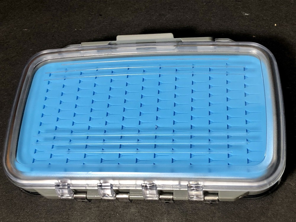 FLICON DOUBLE SIDED SILICON FLY BOX. DURABLE & WATERPROOF. 312 FLY CAPACITY.