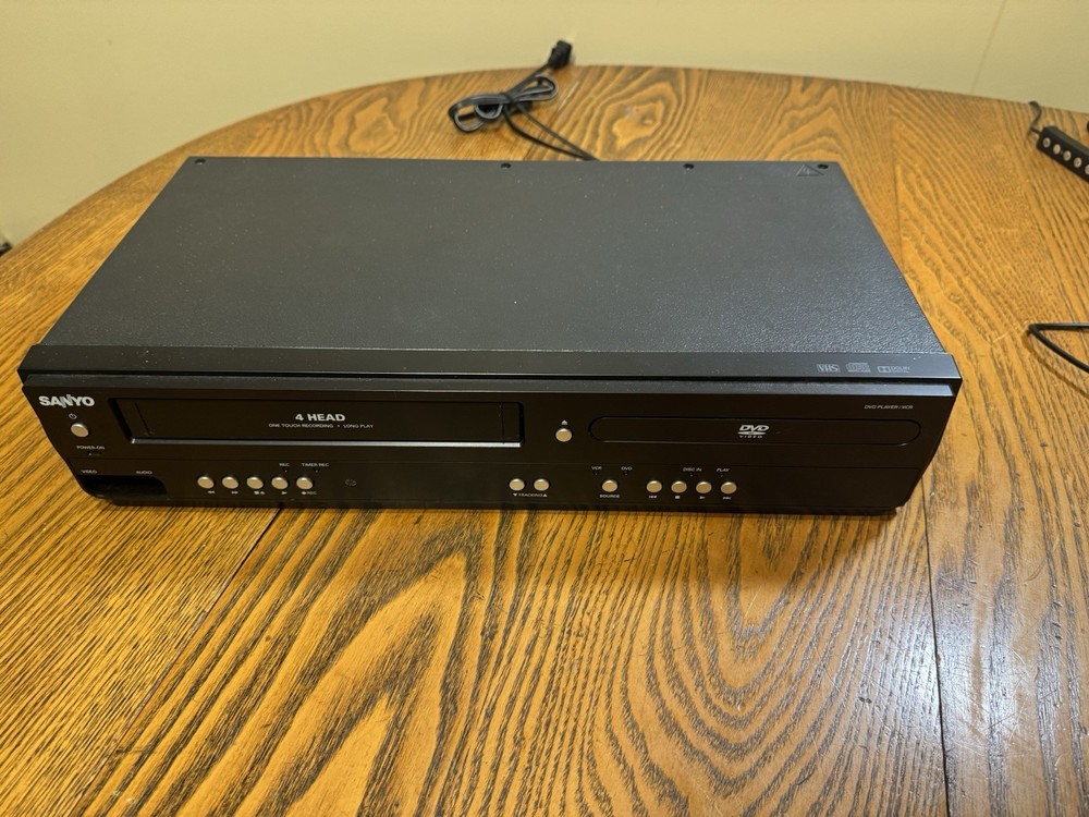 Sanyo 4 Head VCR DVD Combo