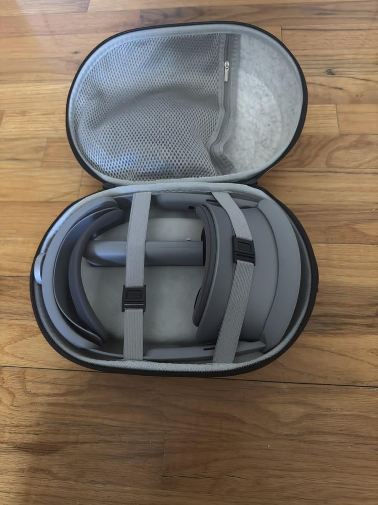 samsung galaxy xr vr headset + controllers + case