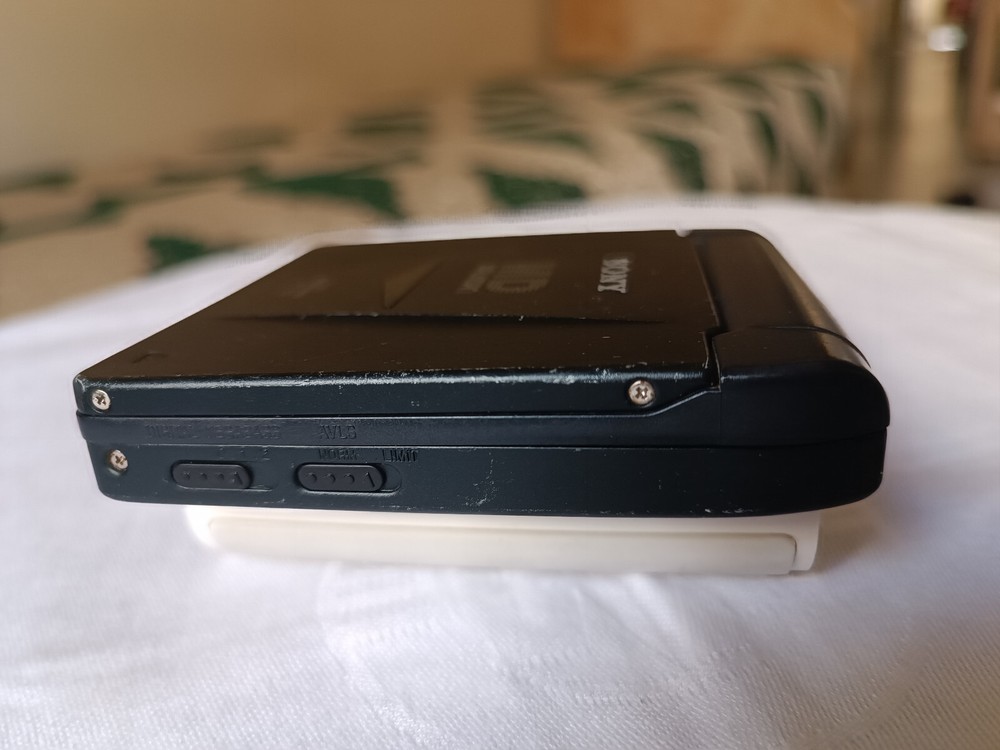 WALKMAN PORTABLE MINIDISC PLAYER SONY MZ-E32 BLACK