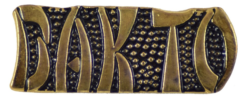 DAK TO HAT PIN