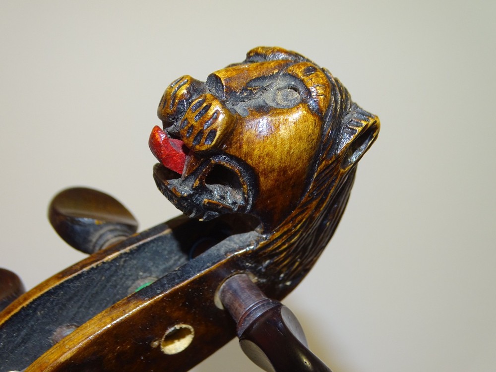 VIOLIN WITH CAT HEAD - model STAINER (Nr. 525)