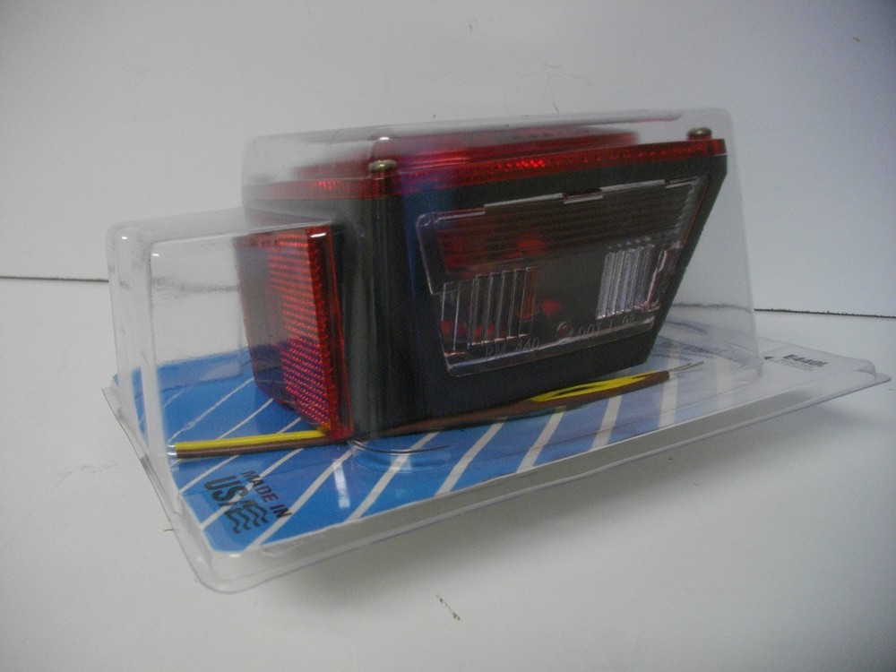 Peterson MFG E440L Stop Turn & Tail Light Roadside with License Light