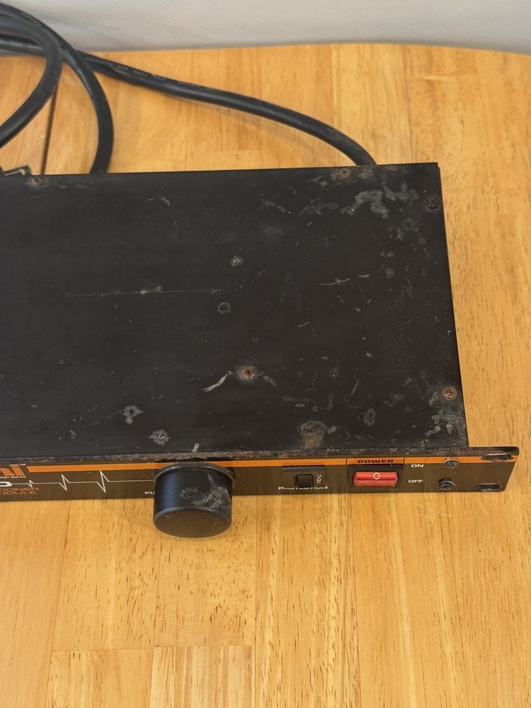 Gemini PL-90 Rack Mount Power Conditioner and Light Module (Outlets do not work)