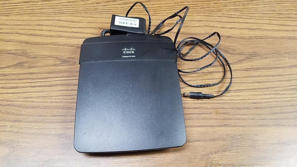 Cisco Linksys E1200 Wireless Router   *GLOBAL SHIPPING*