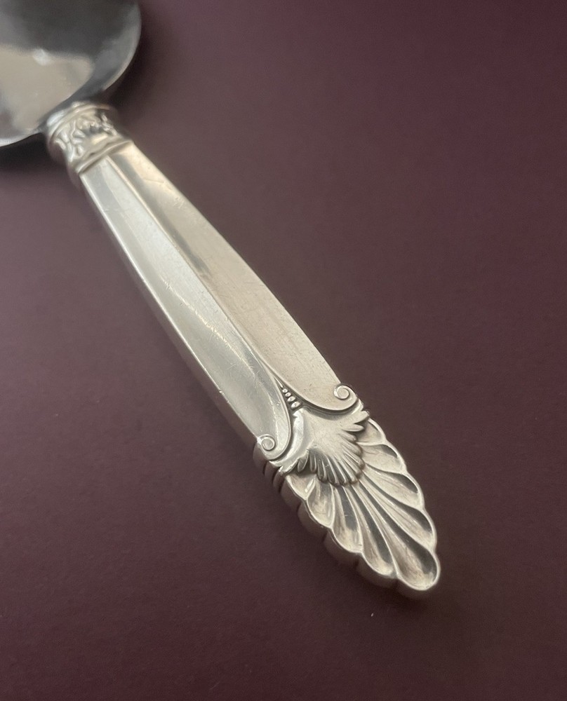 EMPRESS by International Sterling, Pie Cake Server, 10”, No Monogram.