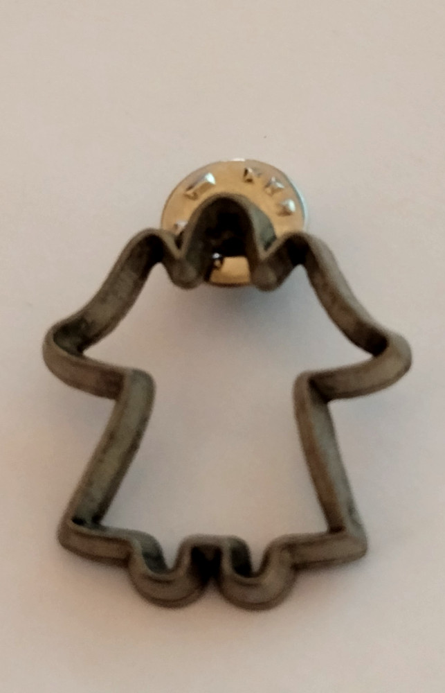 Cookie Cutter Designed Angel 1995 Gray Lapel Pin