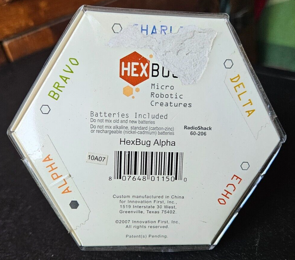 HEXBUG ALPHA. HEX BUG, MICRO ROBOTIC CREATURE. 2007 INNOVATION FIRST. RADIOSHACK