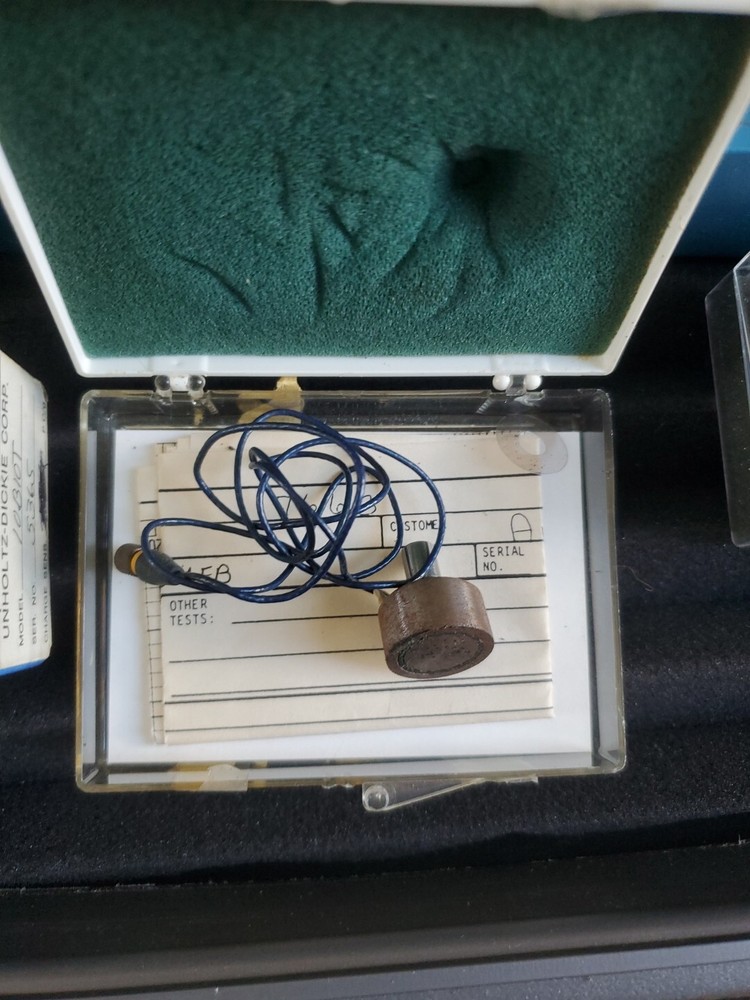 Pcb piezotronics Voltage Amplifier Model 494A SET