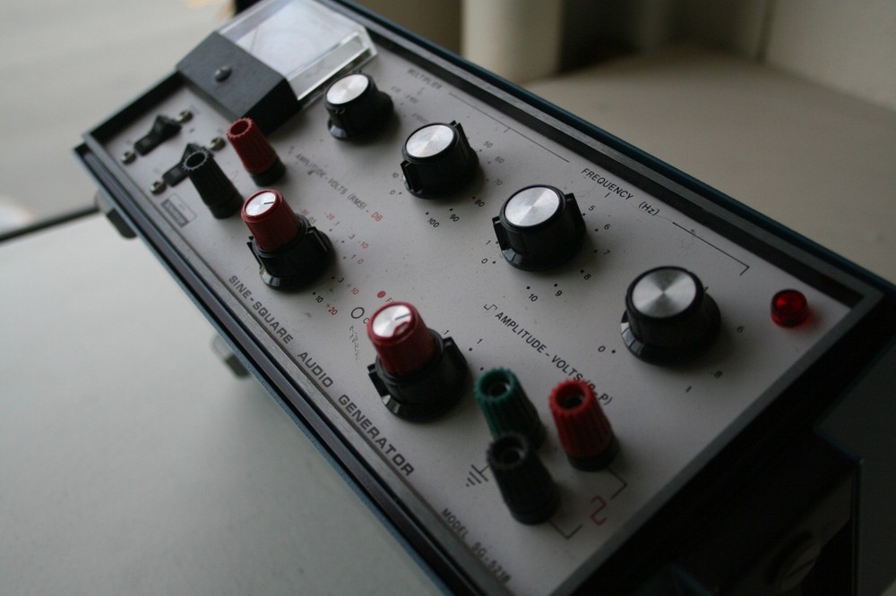 Vintage Heathkit SG-5218 Sine Square Audio Generator Signal Function -untested