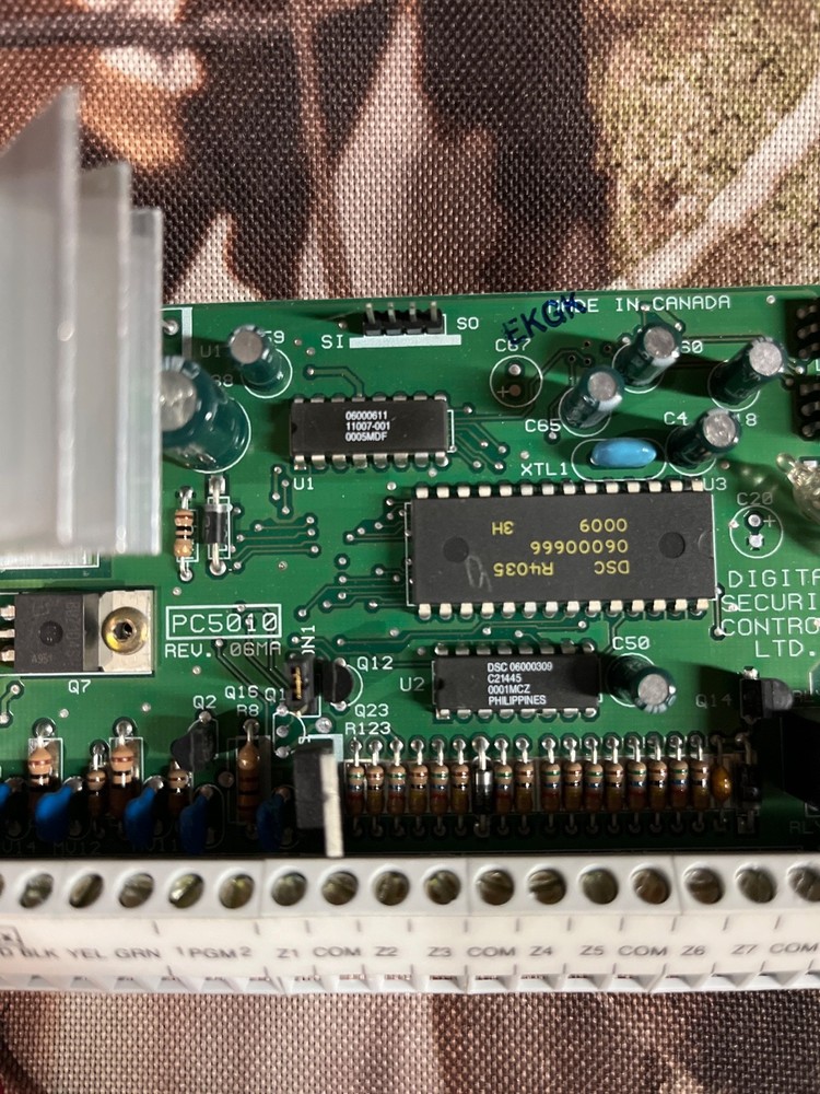 DSC PC5010 Alarm Circuit Board with Keypad.