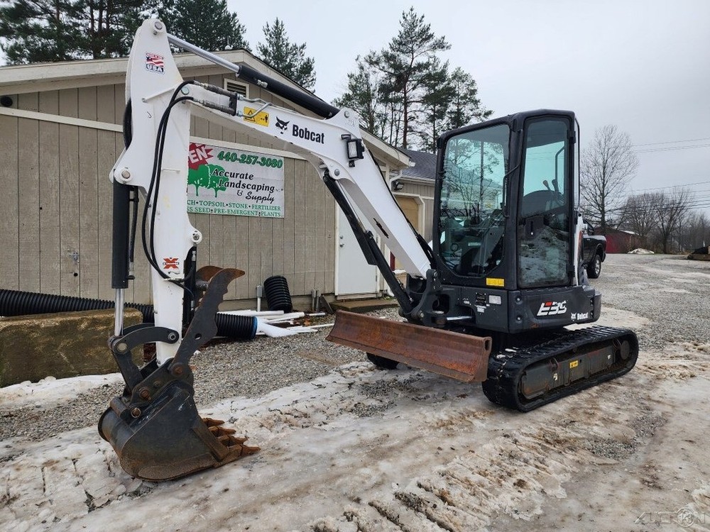 21 Bobcat E35I Mini Excavator, Long Arm, 1,059 hours, Hydraulic Thumb, Cold AC