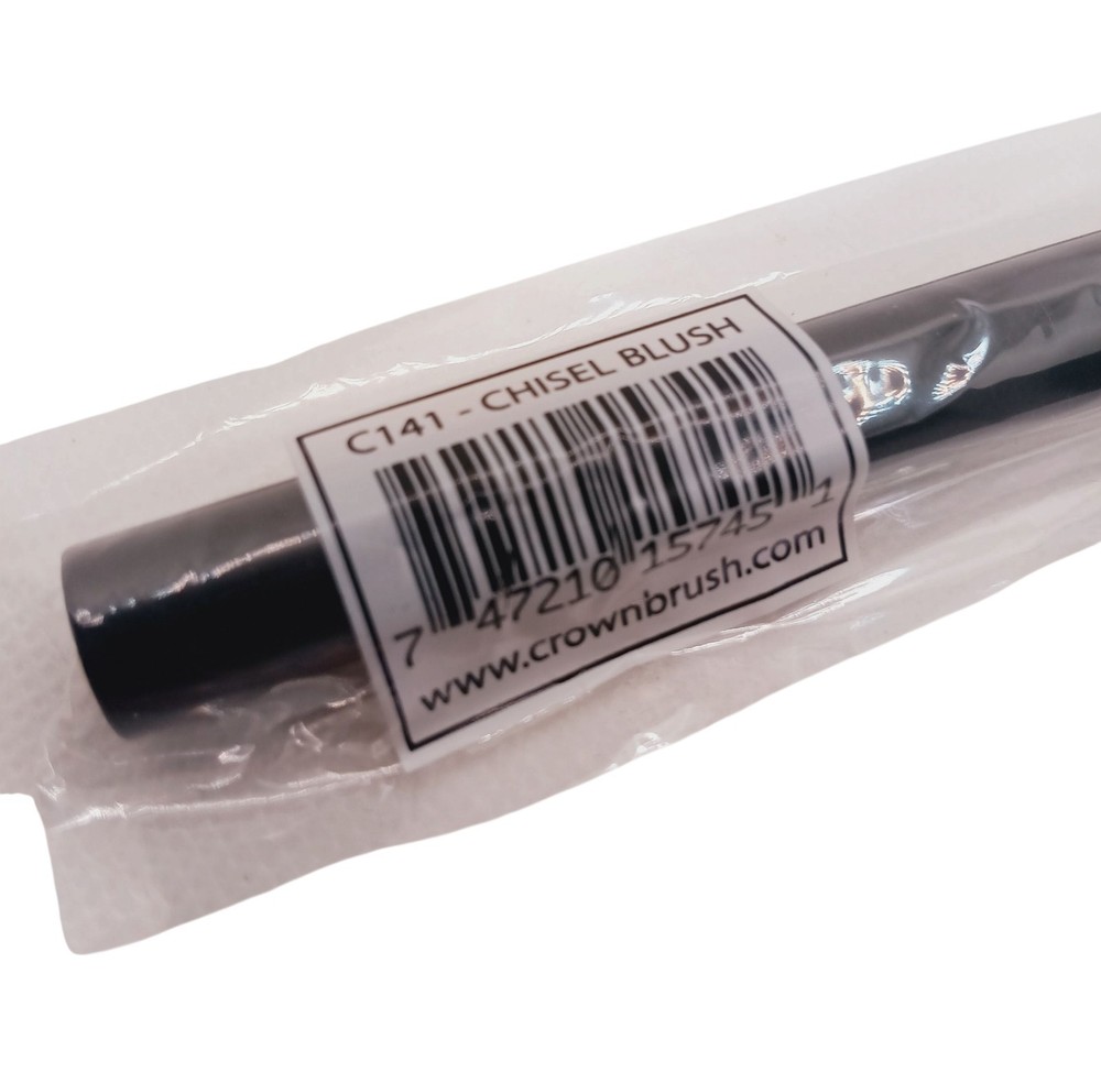 Crown Chisel Blush Brush C141