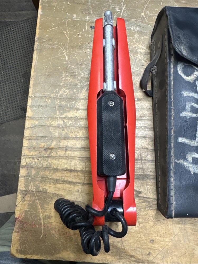 Mac Tools AC5500 Automatic Halogen Leak Detector w/ Case 22JS2811-A7F