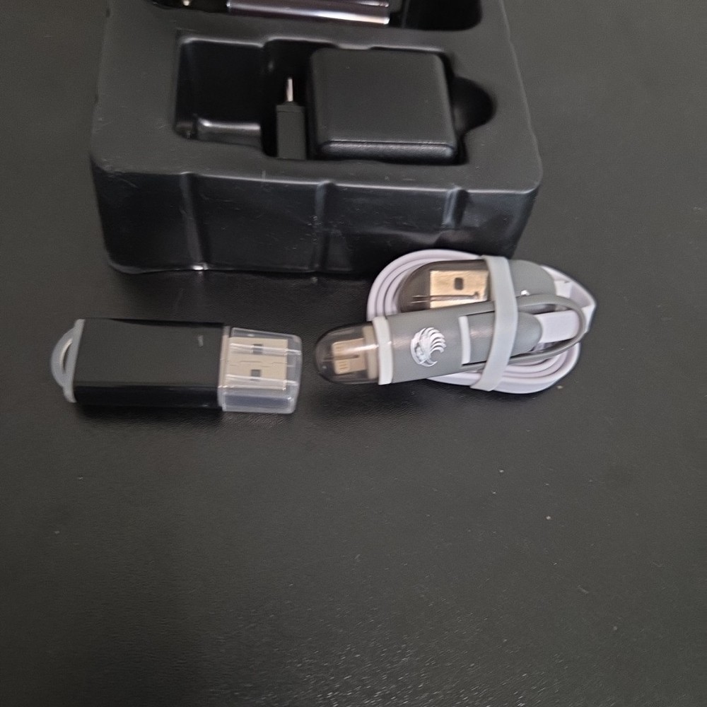 Divine Eagle Smart Charger MEE007 Open Box
