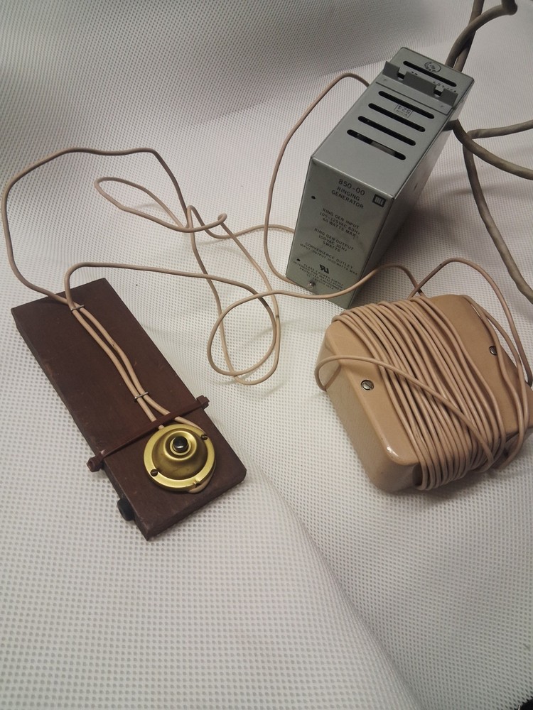 WORKING 850-00 Ringing Generator Doorbell. Call button set up.