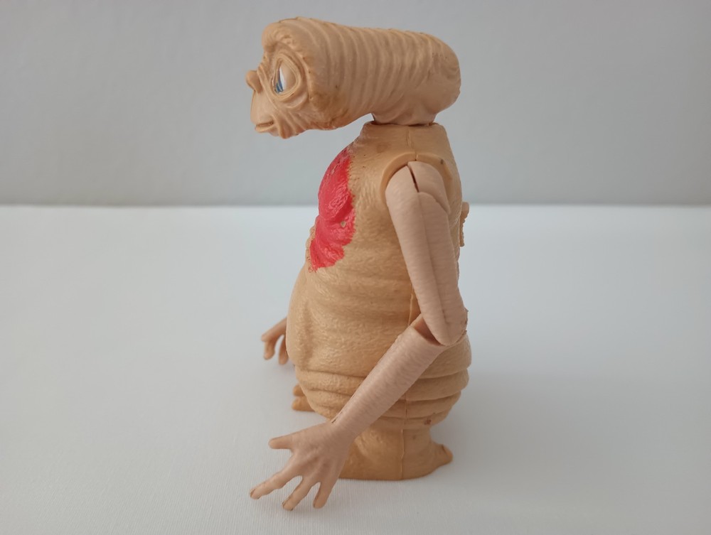 1982 E. T. Photo Button New in Package & Mechanical E.T. Plastic Figure