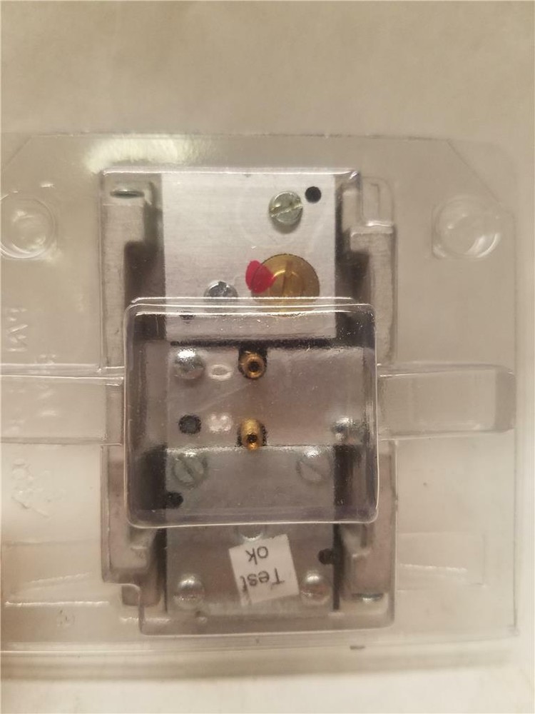 Johnson Controls T-4506-204 Pneumatic Thermostat