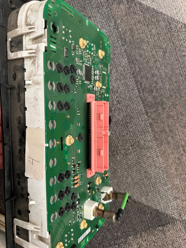 Freightliner VDO Gauge Cluster - Read Description