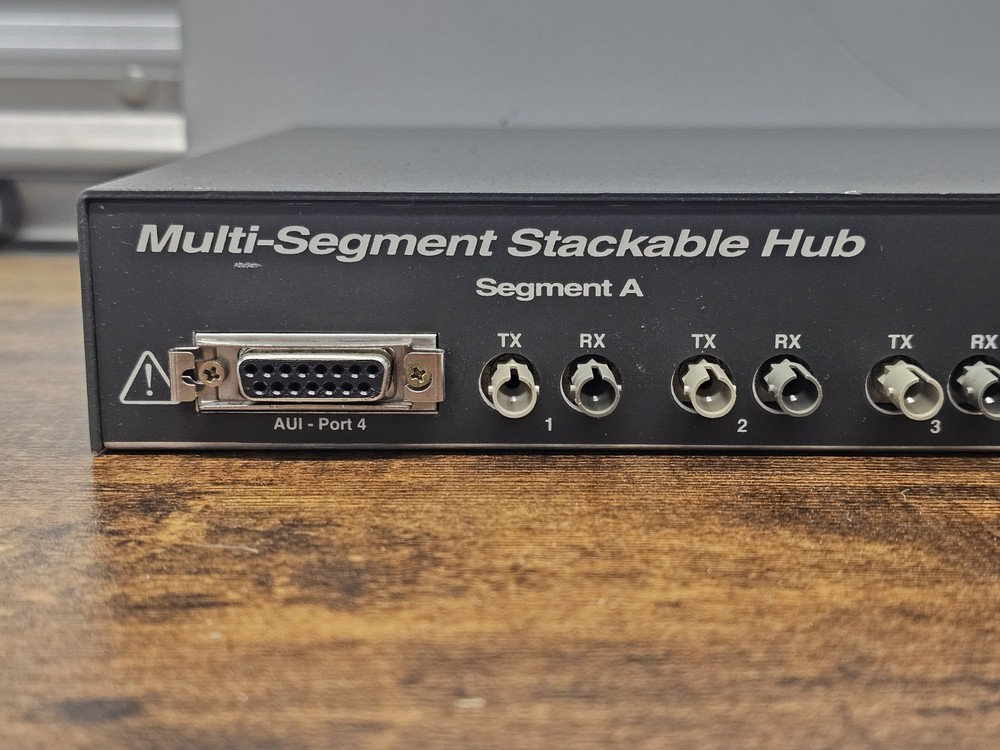 SMC SMC3306FC TIGERSTACK 3306FC MULTI-SEGMENT STACKABLE HUB 720.250 UNTESTED