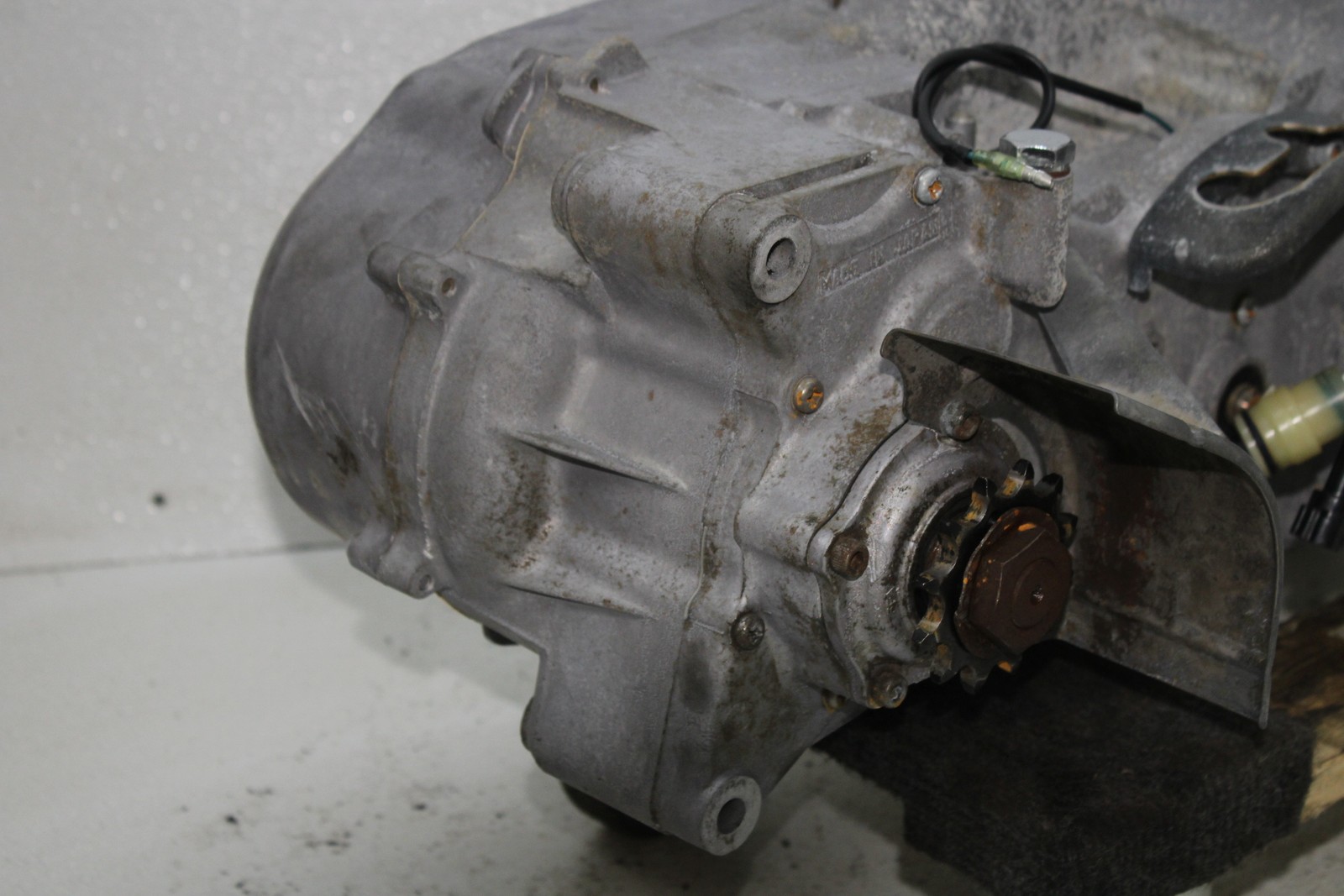 04-13 YAMAHA GRIZZLY 125 ENGINE MOTOR HEAD CASES CRANK SHAFT RUNS!