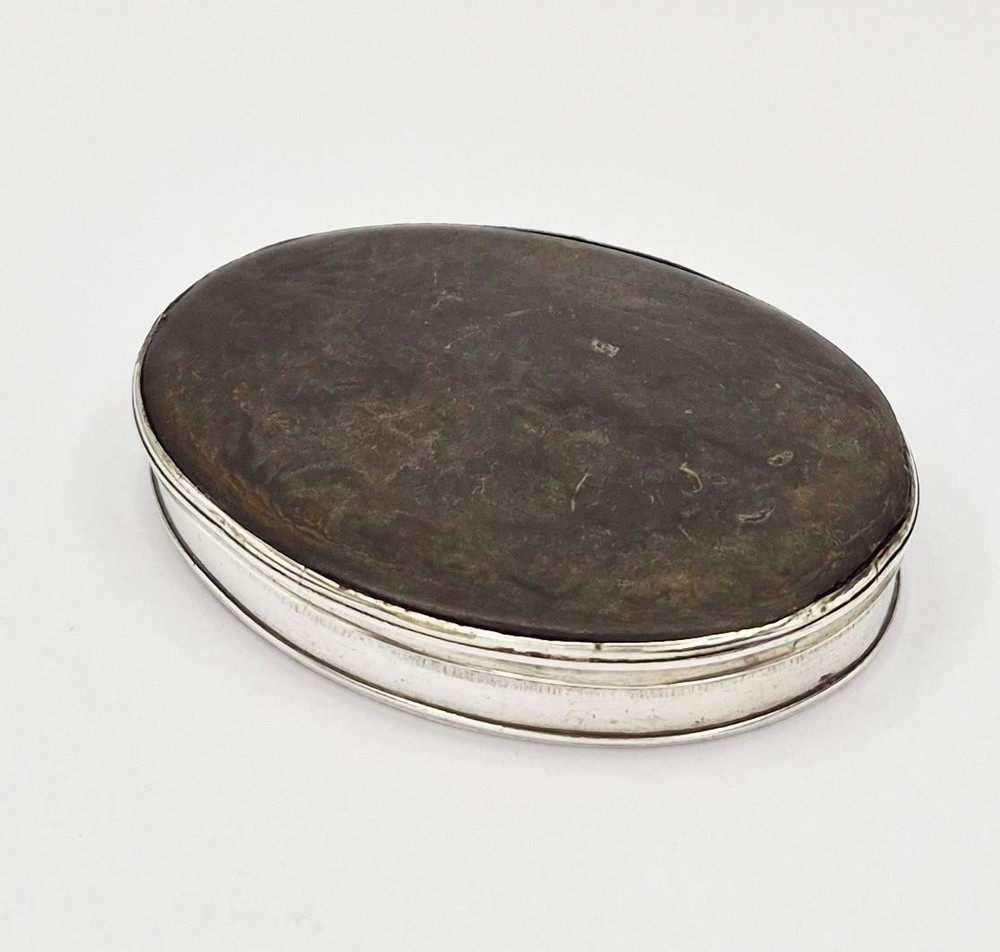 18TH CENTURY GEORGE I SOLID SILVER MOUNTED SNUFF BOX c1720