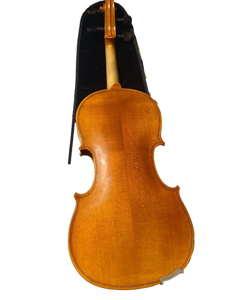 4/4 Violin Slightly used With case tunner strings bow 2X rosin string protector+