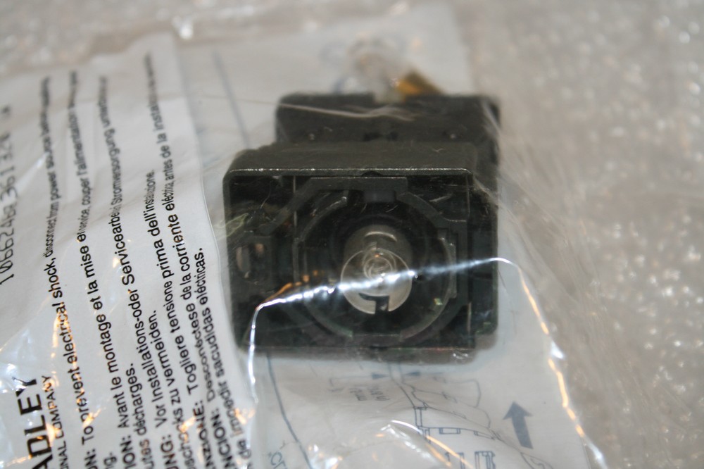 Allen Bradley 800E-2DL3 Light Module, 24VAC/DC 800E2DL3