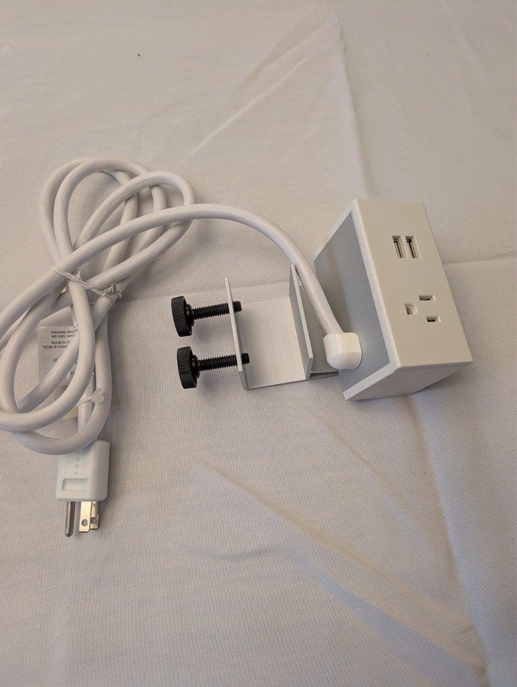 Dean Desktop Power Module 1 Outlet Dual USB-A New Open Box