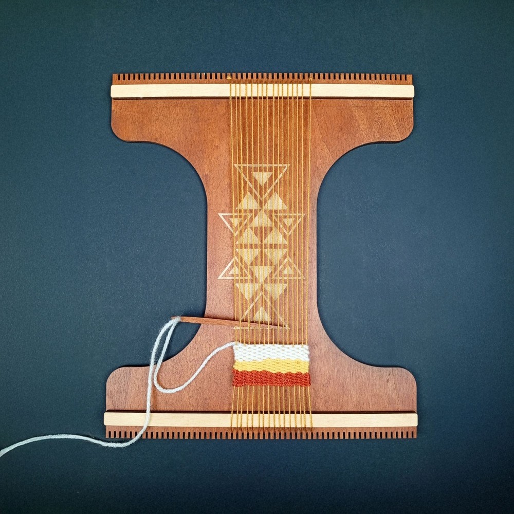 Small Wooden Frame Loom for Hand Weaving – Includes 2 Needles & Comb