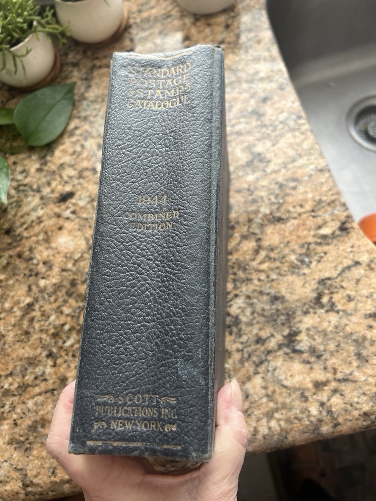 1944 Scott's Standard Postage &!Stamp Catalogue Hardcover Vintage
