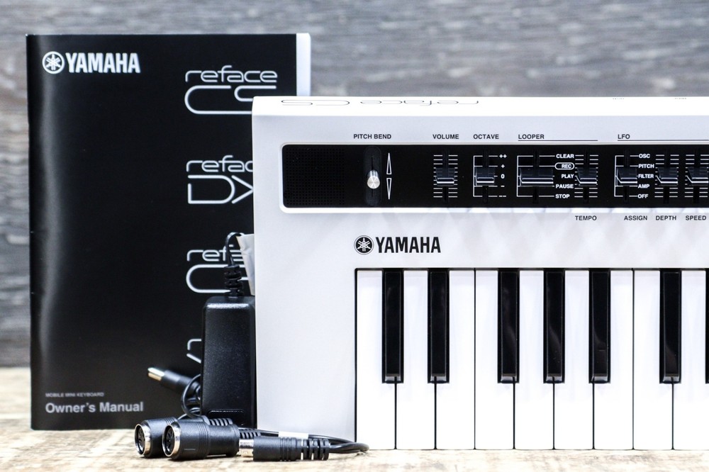 Yamaha Reface CS 8-Note Polyphonic Virtual Analog 37-Key Mobile Mini Synthesizer