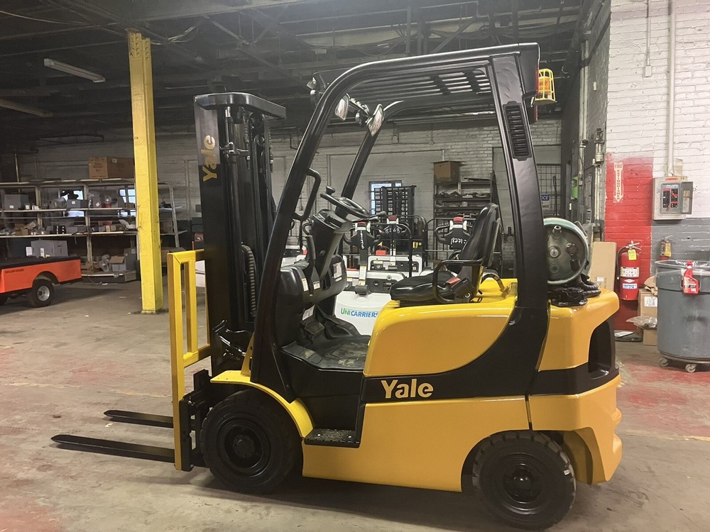 2019 Yale 3000 LB Solid Pnuematic Forklift With Side Shift and Triple Mast