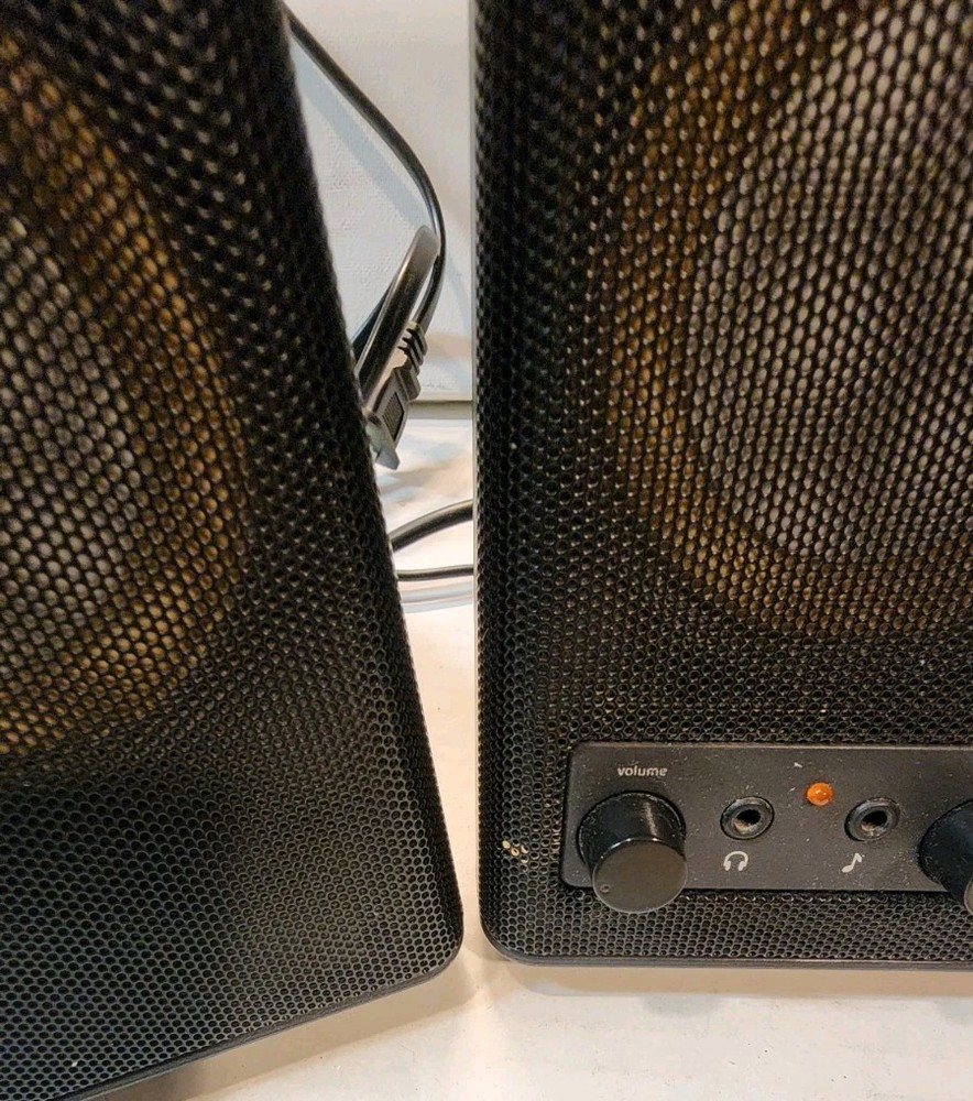 Logitech Stereo Computer Speakers 2.0 Desktop System w/ Volume Control And Jack