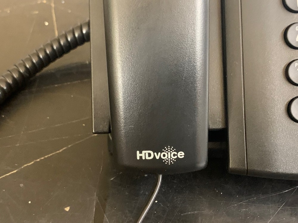 Polycom VVX 201 VoIP Phone - 220040450001